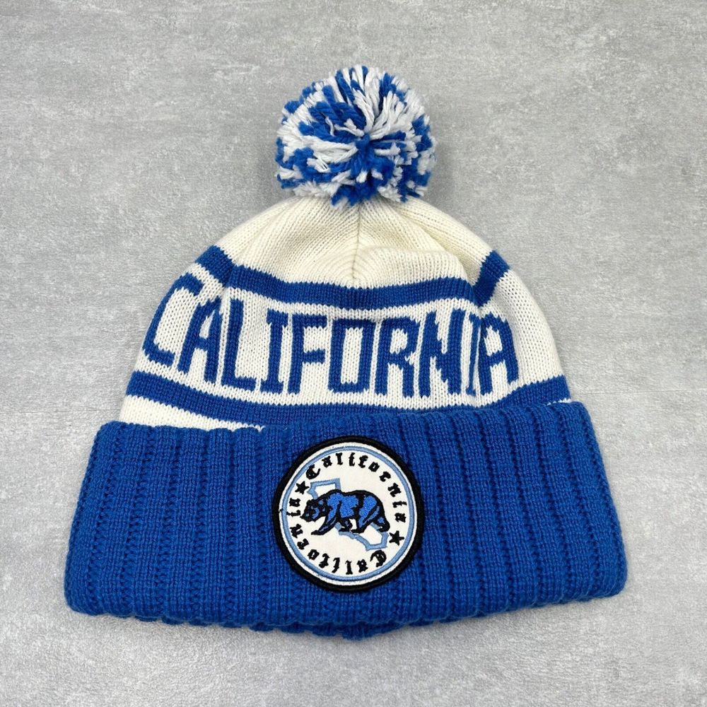 CALIFORNIA REPUBLIC Beanie Sock Hat Cap ONE SIZE Knit Cuffed Pom Patch Logo WARM